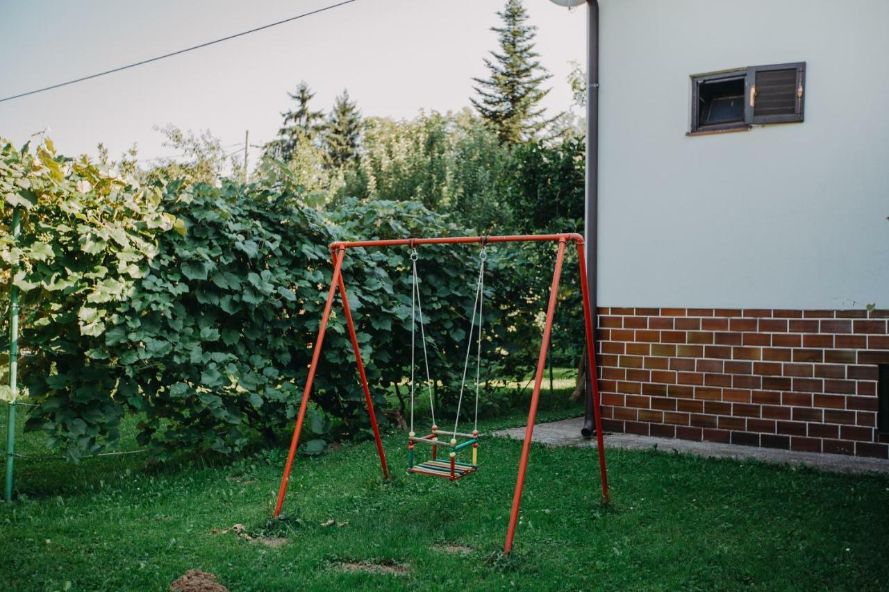 Apartman Vejama Josipdol Esterno foto