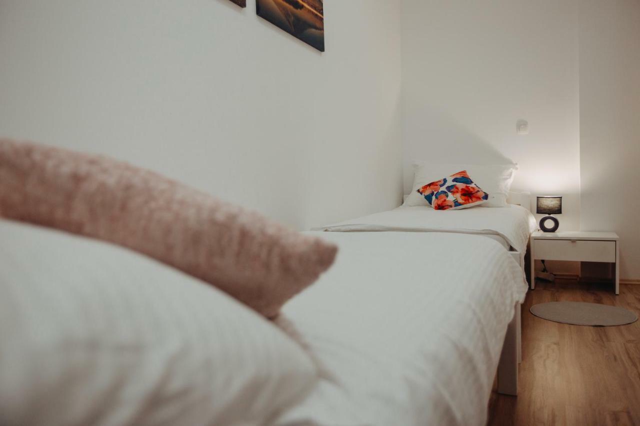 Apartman Vejama Josipdol Esterno foto